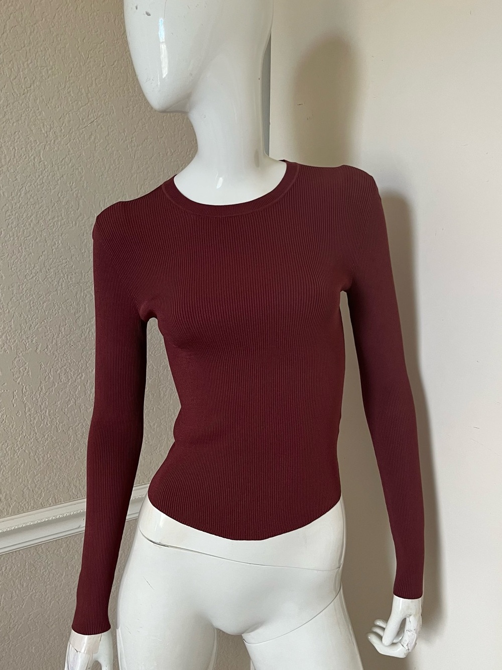 Babaton ARITZIA NEW! Burgundy Rust Ribbed Long Sleeve Stretch Top Sz S